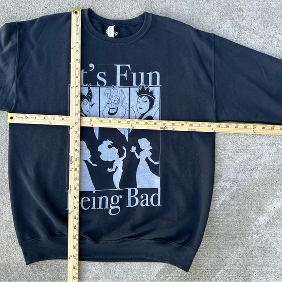 Disney Villains Sweatshirt Large Jerzees “It’s Fun Being Bad” Black Crewneck - Picture 4 of 10